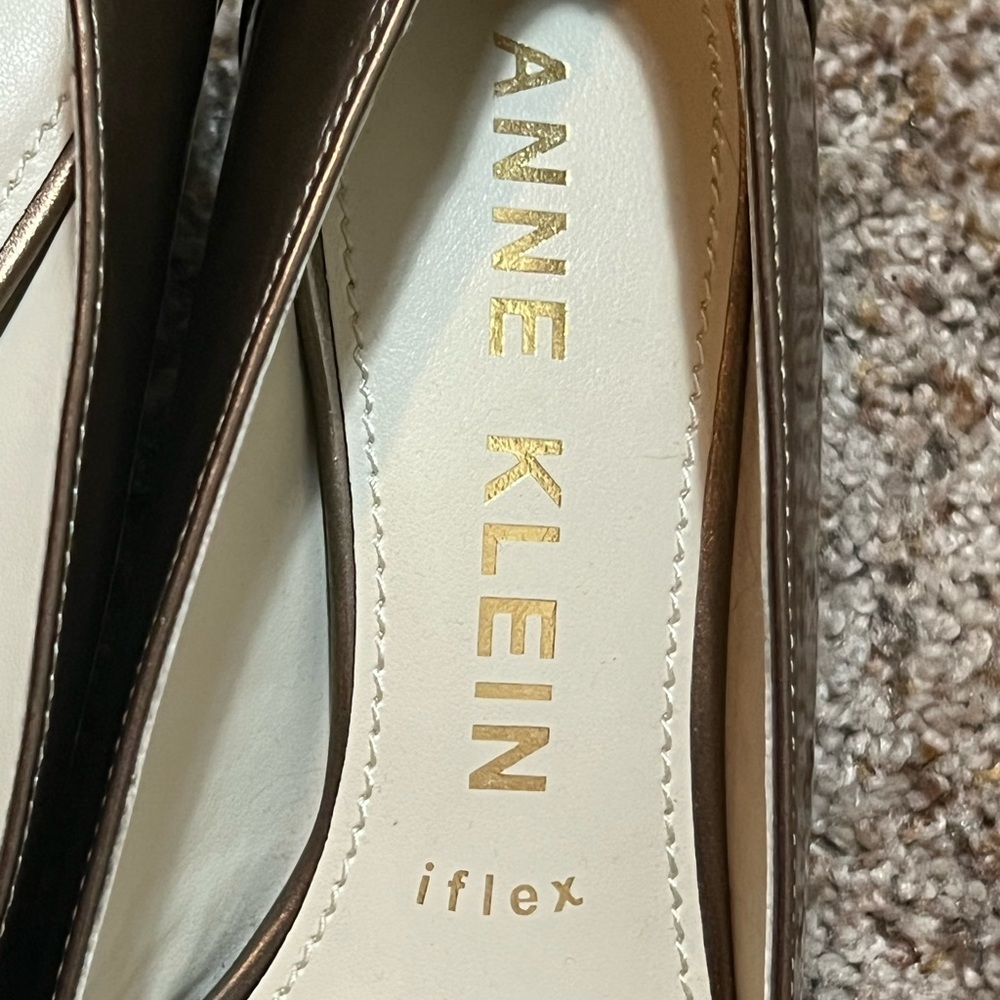 Anne Klein iflex AK7Maureen 7.5 M Gold Shiny Snake Skin Detail - Picture 5 of 12